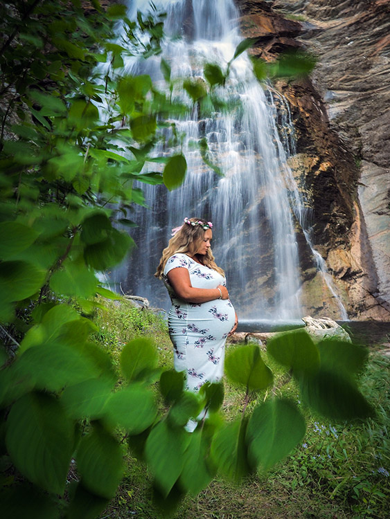 Waterfall maternity photo